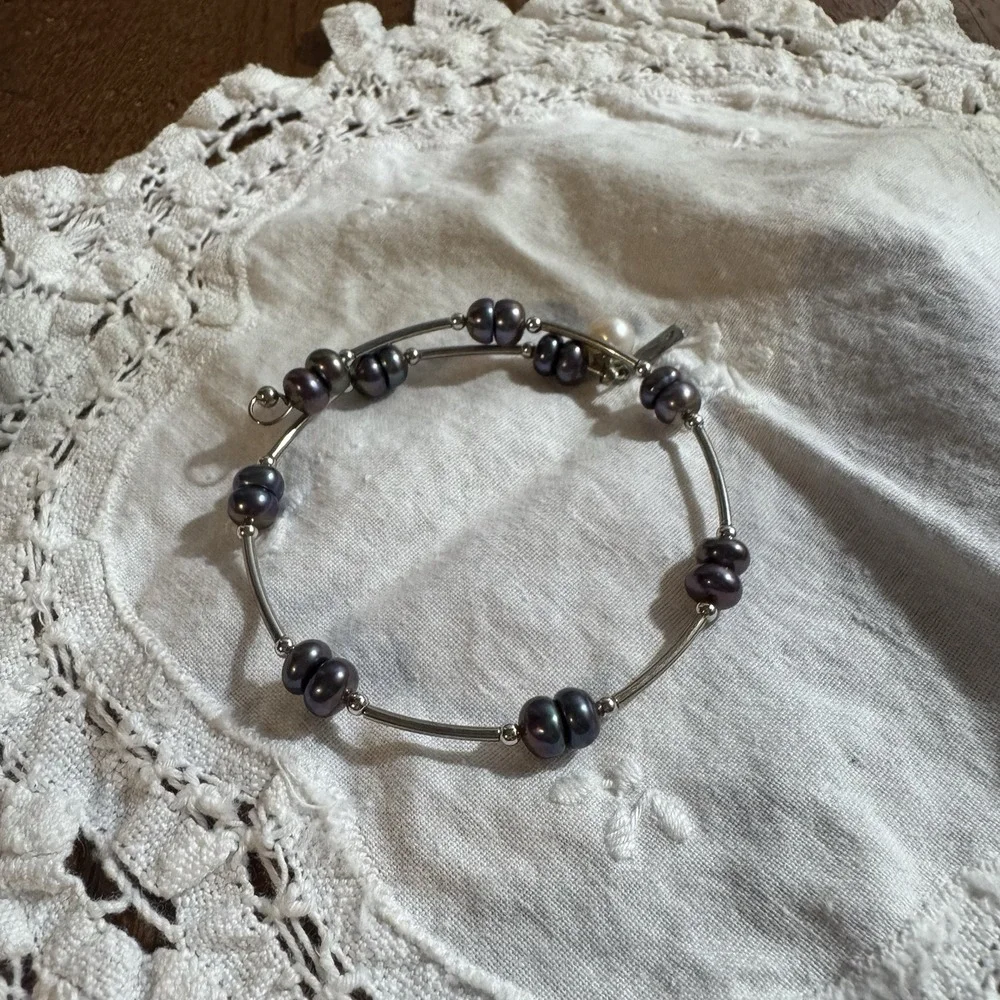 Vantel Pearls Silver Wrap Bracelet.‎